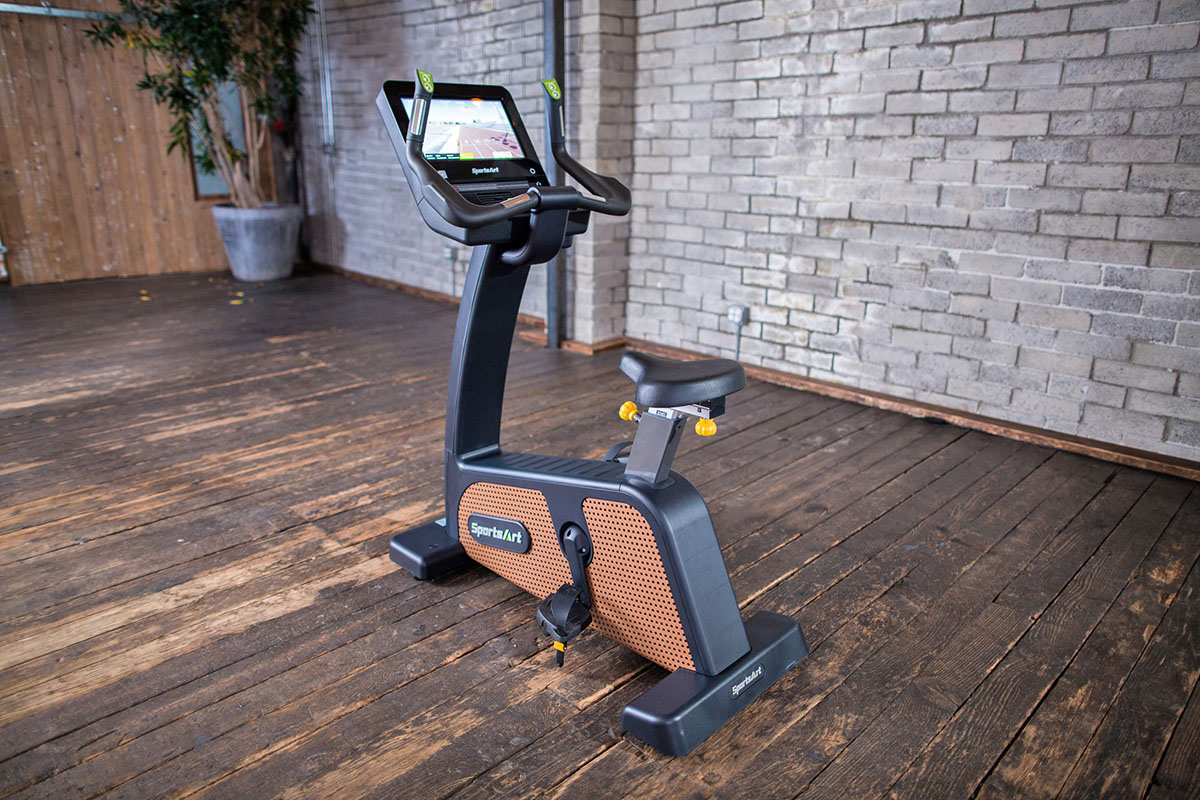 SportsArt C576U Status Upright Cycle 16 Senza Touchscreen