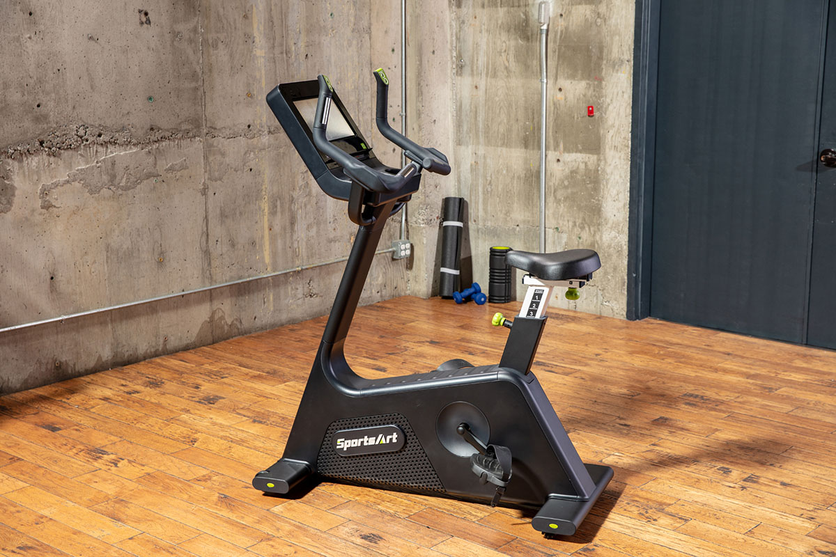 SportsArt C574U Elite Upright Cycle 13 Senza Touchscreen