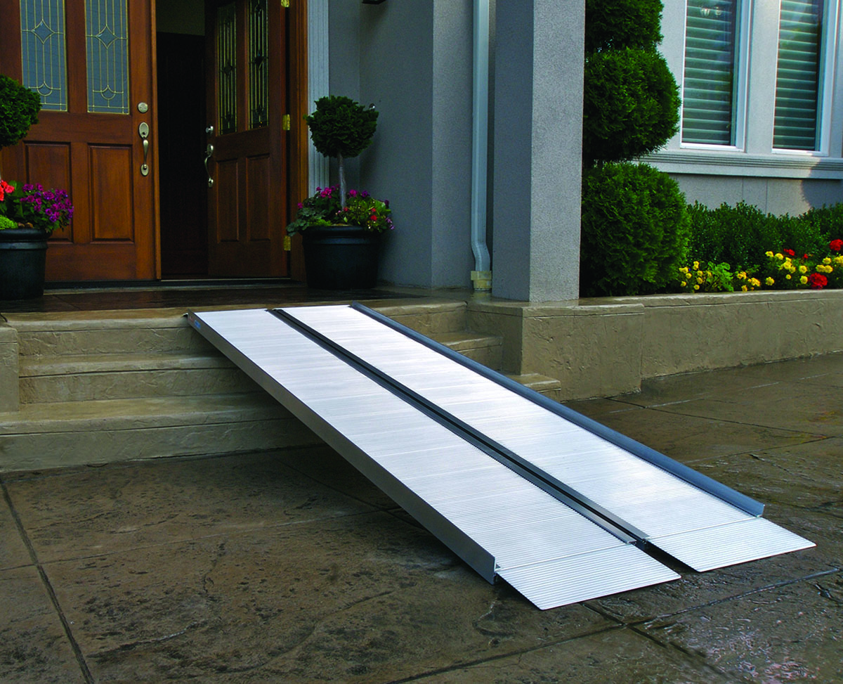 EZ-ACCESS SUITCASE Singlefold Ramp 8'