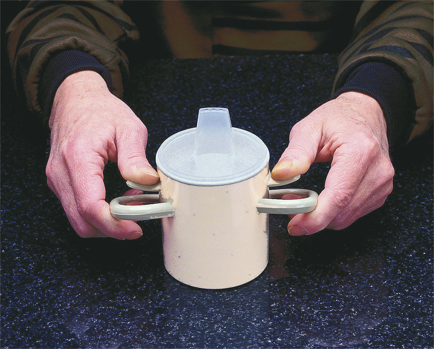 Replacement spout lid for thumbs-up cup