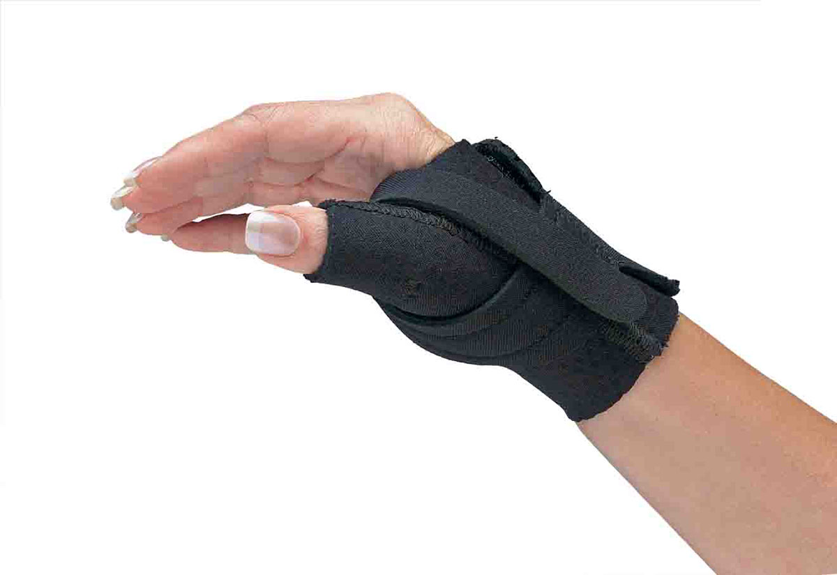 Comfort Cool Thumb CMC Restrict Black Small Plus (6.5 to 7.25 Circumference) Right